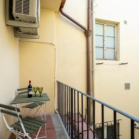 Guelfa 4 Guests With Terrace, Ac & Wi-fi Апартаменты