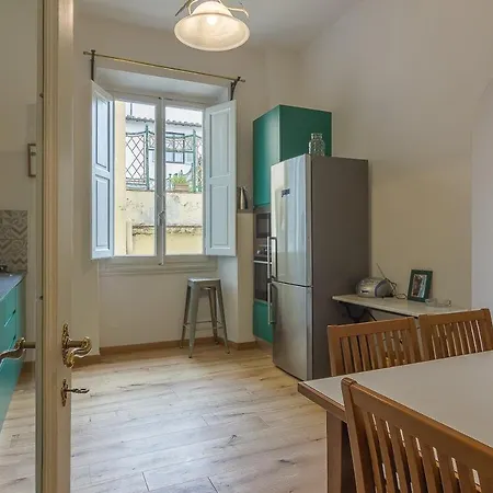 Cozy Flat With A View From Palazzo Medici Soderini *
