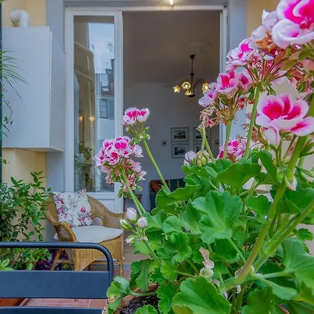 Cozy Flat With A View From Palazzo Medici Soderini Apartment *