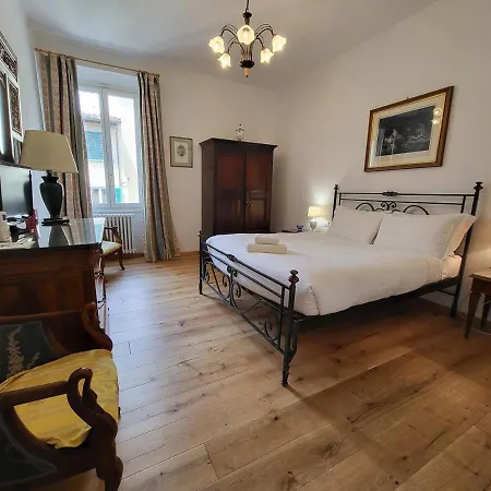 Cozy Flat With A View From Palazzo Medici Soderini Apartment