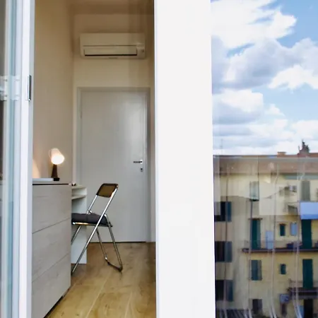 Lia's Modern Flat 2 Bedroom W Balcony Florence