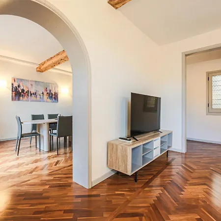 - Living In Oltrarno