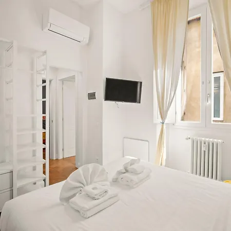 Four Season's Luxury 300 Mt From Duomo Apartment
