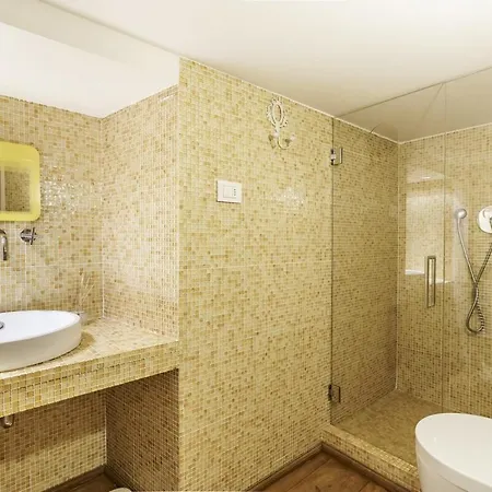 Luxury Nest In Historic