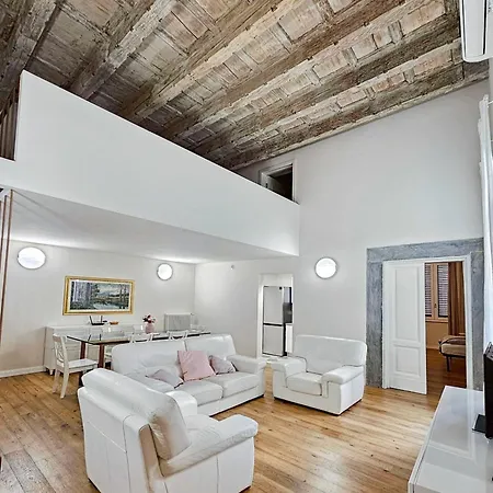 Eleganza E Convivialita In Centro, Vista Duomo Per Gruppi E Famiglie Apartment