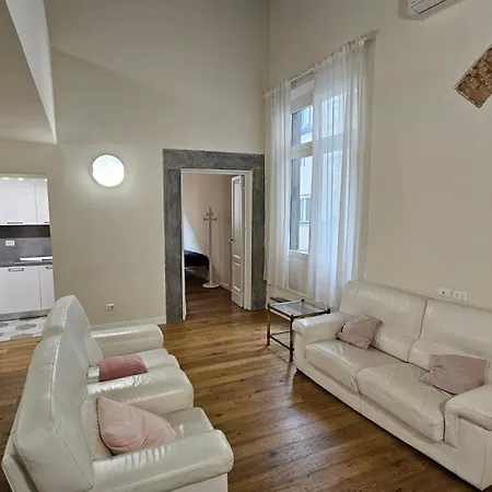 Apartment Eleganza E Convivialita In Centro, Vista Duomo Per Gruppi E Famiglie Florence