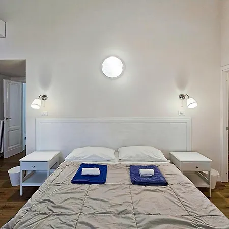 Apartment Eleganza E Convivialita In Centro, Vista Duomo Per Gruppi E Famiglie Florence