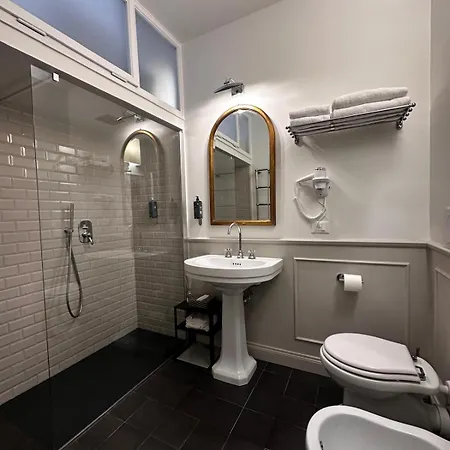 4 Suites, Frescoes And Garden Daire