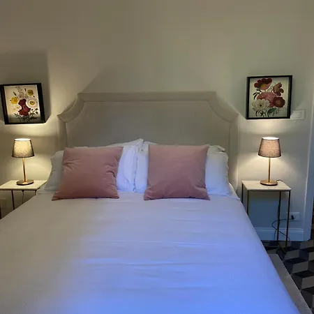 4 Suites, Frescoes And Garden * Флоренция