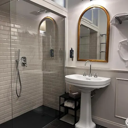 Апартаменты 4 Suites, Frescoes And Garden Флоренция