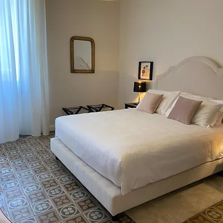 4 Suites, Frescoes And Garden