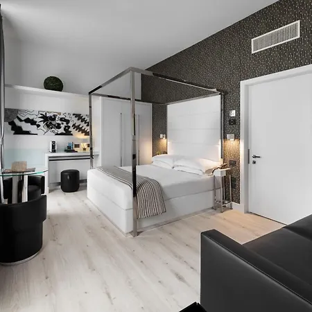 Отель Lhp River Club