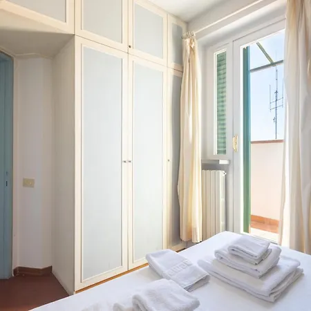 Apartment Romantic Terrace Florence