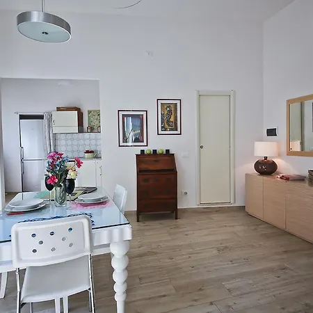 Apartment Pandolfini Street