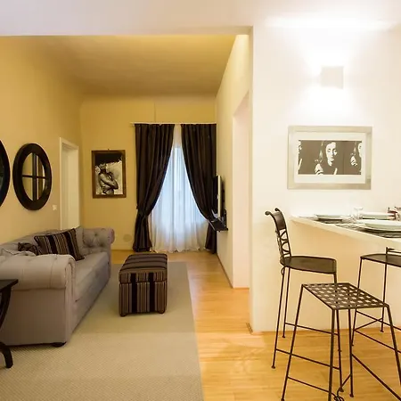 Magnoli Gold Apartment