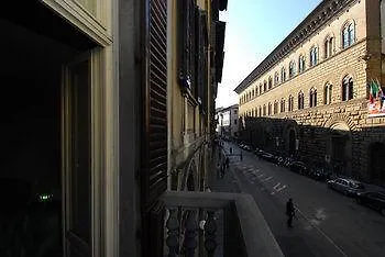 Hotel Cavour 10 Florencia