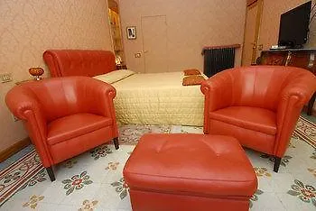 Hotel Cavour 10 Florencia