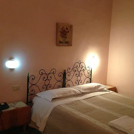 Garden Hotel *