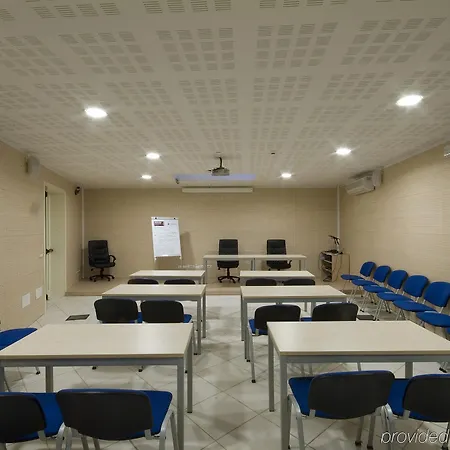 Embassy Hotel 4*