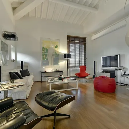 An Amazing In Oltrarno Apartment Florence