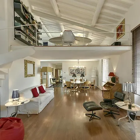 An Amazing In Oltrarno Apartment