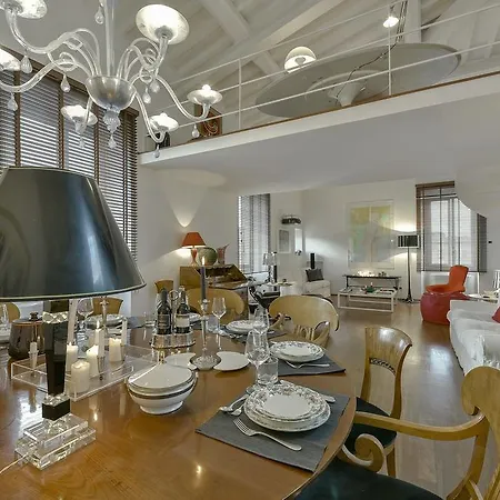 Apartment An Amazing In Oltrarno