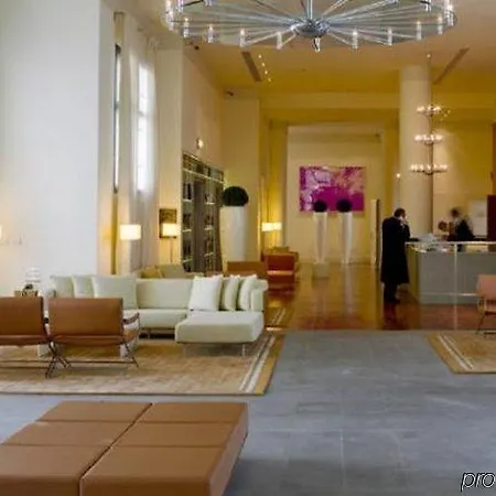 Hilton Garden Novoli Hotel 4*