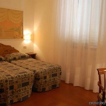 Hotel Airone 3*
