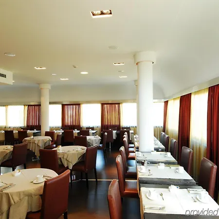 Cosmopolitan 4*