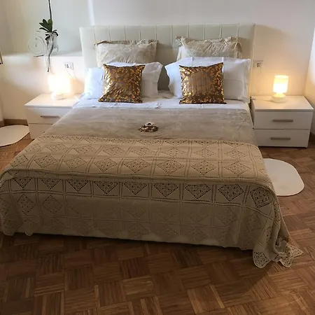 La Tana Dei Leoni Guest house *