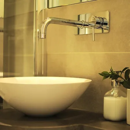 Isola D'arno Bed & Breakfast Firenze