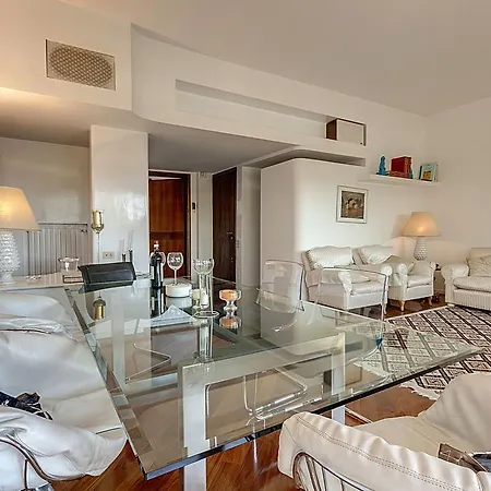 Appartamento Lungarno Colombo *