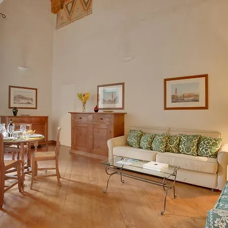 Family Palazzo Salviati Apartment