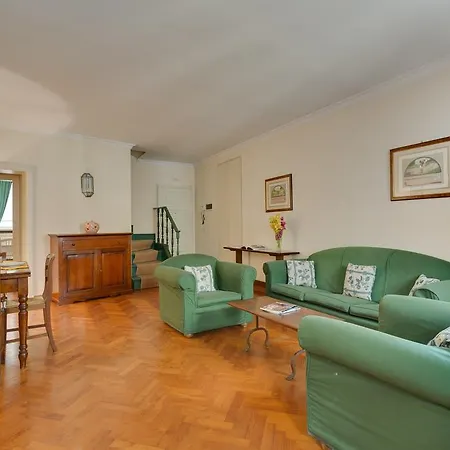 Family Palazzo Salviati *