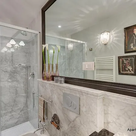 - Signoria Art Apartment Florence