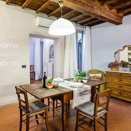 Apartment Torrigiani Florence