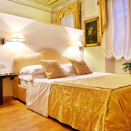 Tornabuoni La Petite Aparthotel Florence
