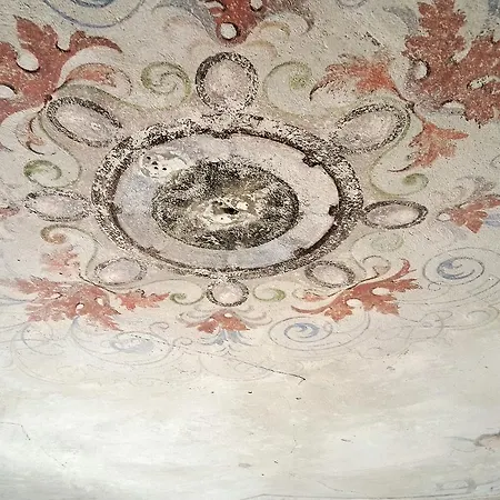 Two-bedroom Close To Mercato Centrale Florence