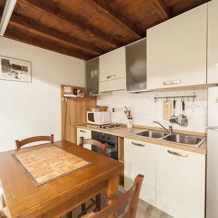 Apartment Lambertesca 8