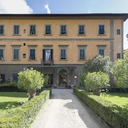 Casa Santo Nome Di Gesu