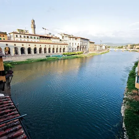 Ponte Vecchio Tower 피렌체
