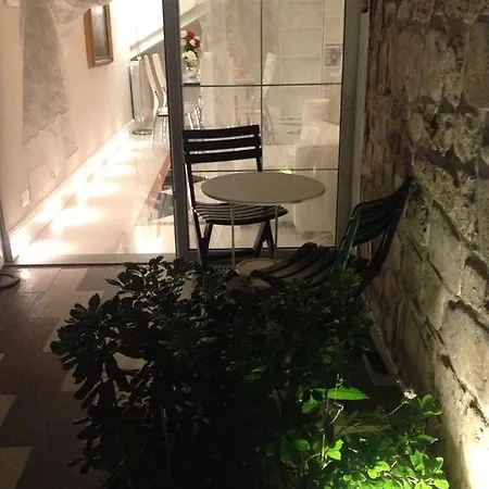 Apartment Art Garden Zanobi