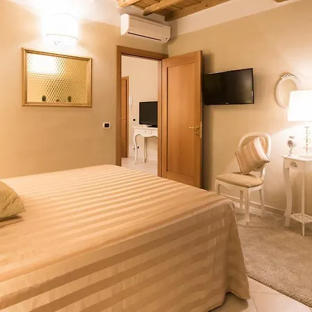 Apartment Residenza Marchesi Pontenani Florence