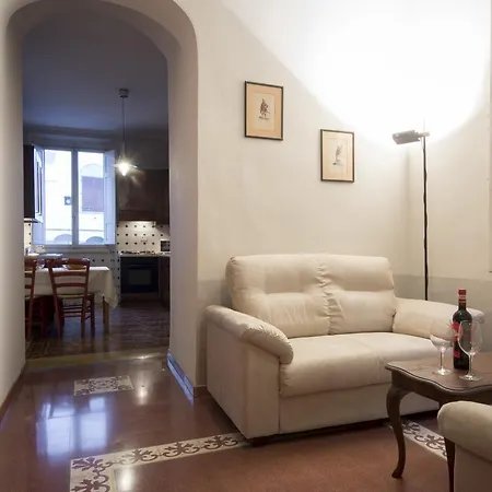 House In The San Pier Maggiore Arch