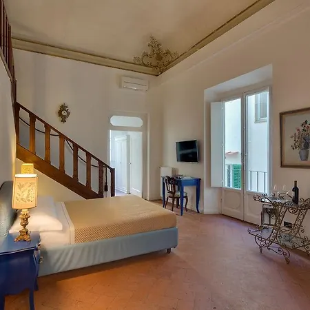 Affittacamere Residenza D'epoca Borgo Albizi 3*