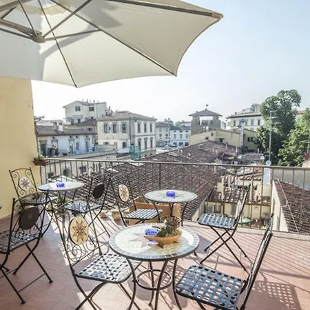 Residenza D'epoca Giardino Corsini Hotel *
