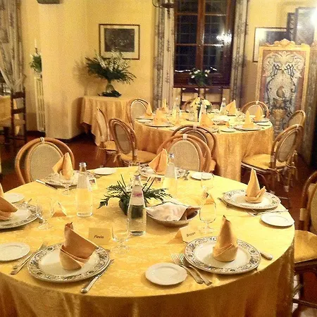 Le Rondini Hotell 4*