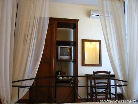 Bed & Breakfast Dimora Altea 3*