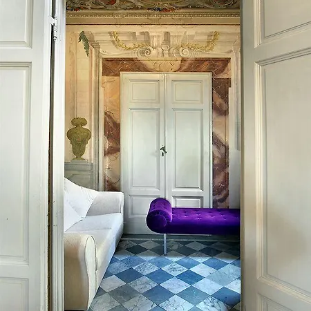 Bed & Breakfast Palazzo Tolomei - Residenza D'epoca 3*