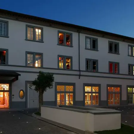 Hotel Una Vittoria 4*